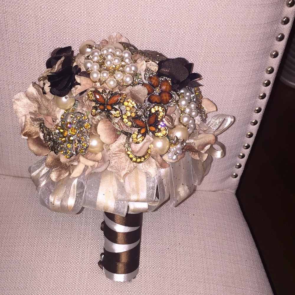 Brooch bouquet.